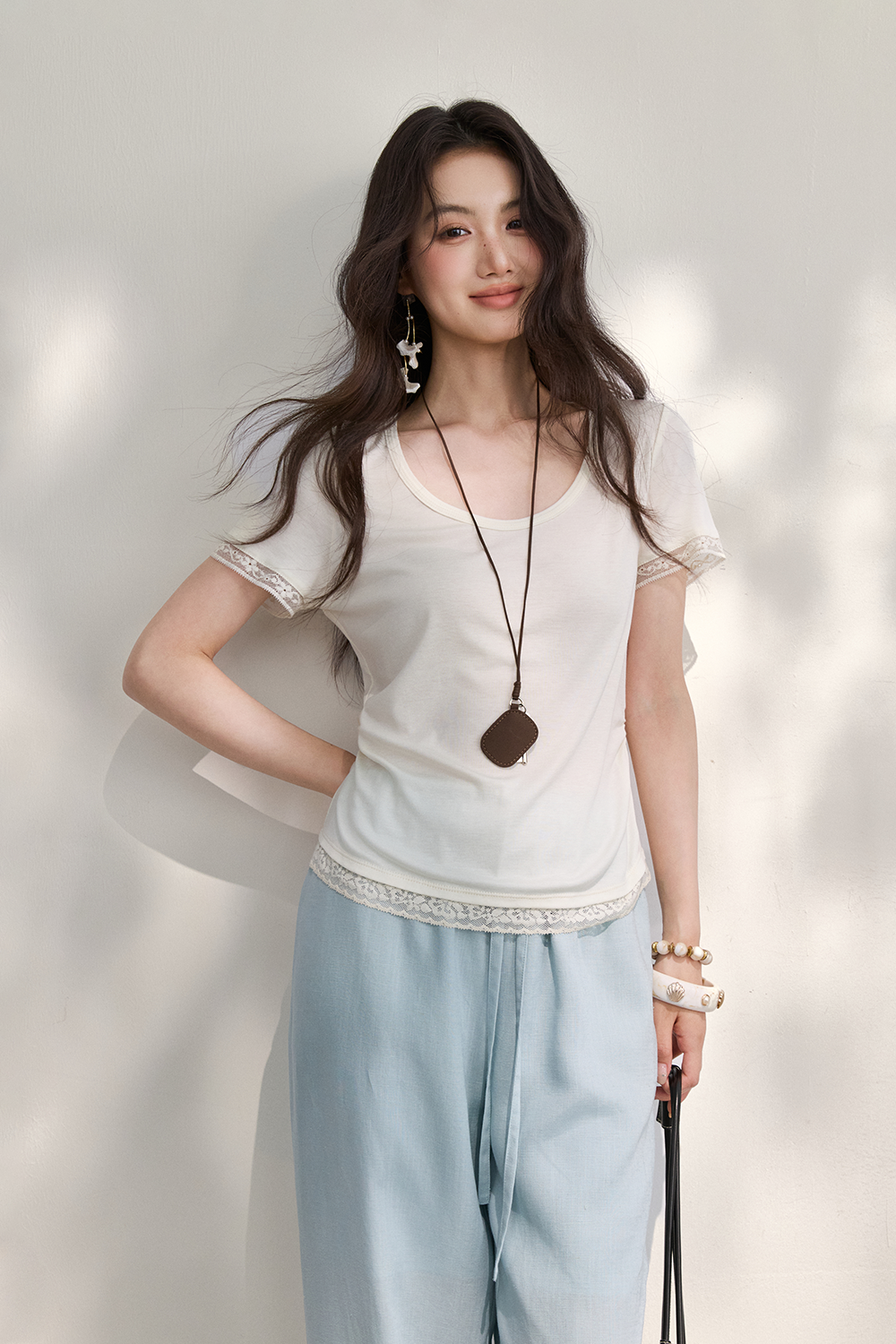 T-shirt for Women+Necklace