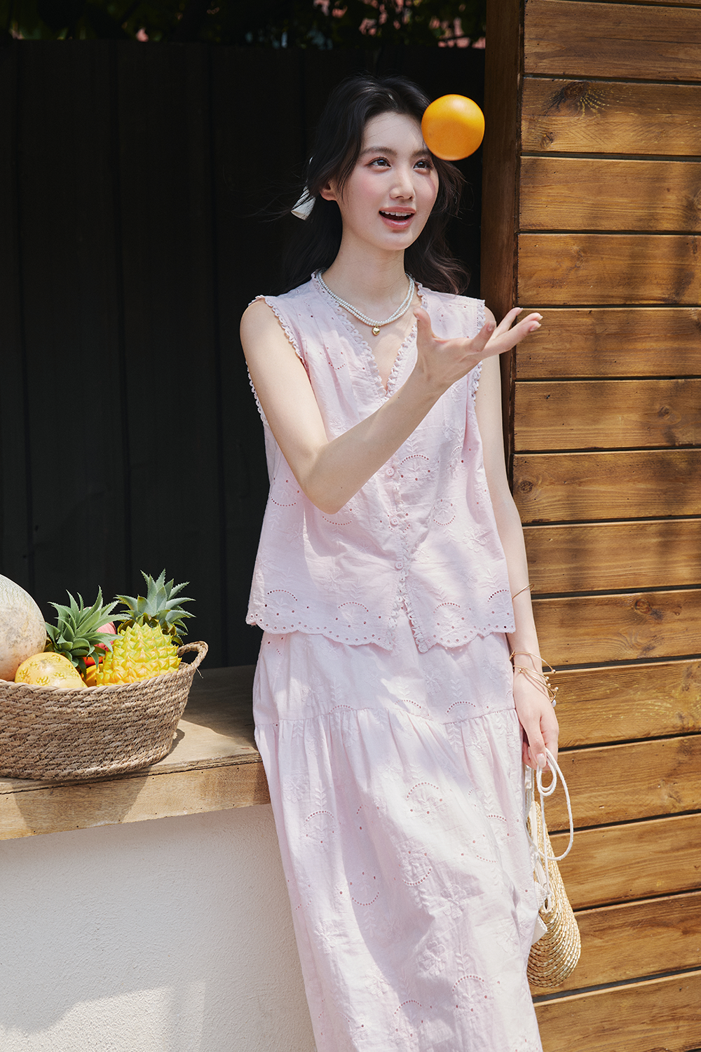 ชุดเสื้อเบลาส์และกระโปรง