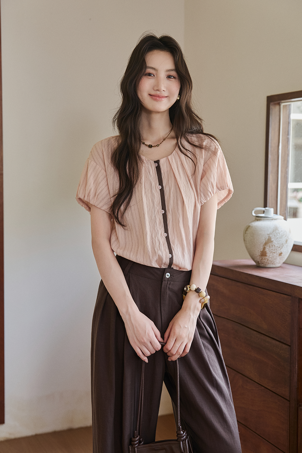 女性のためのブラウス