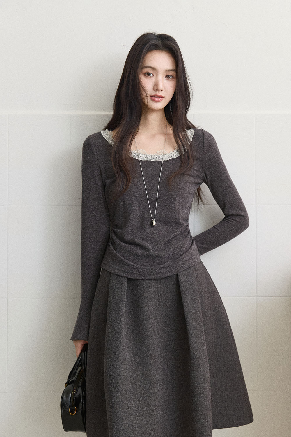 女性のためのニットシャツ