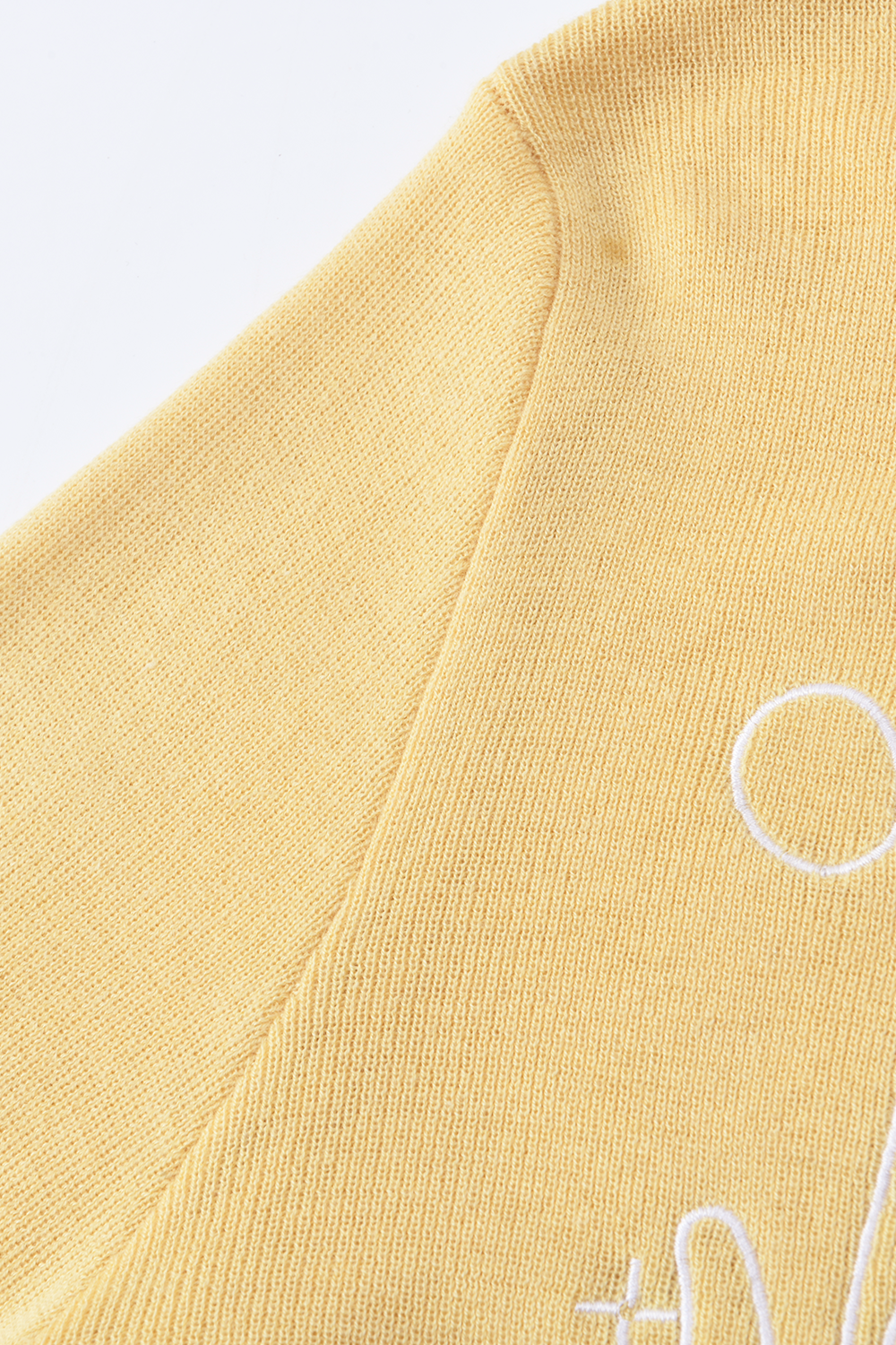 女性のためのニットシャツ