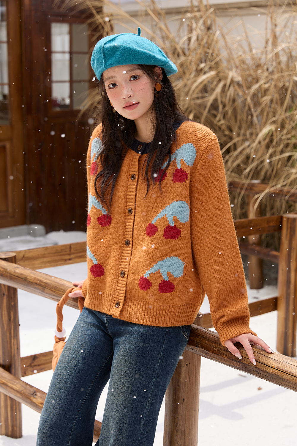 เสื้อถักสำหรับผู้หญิง