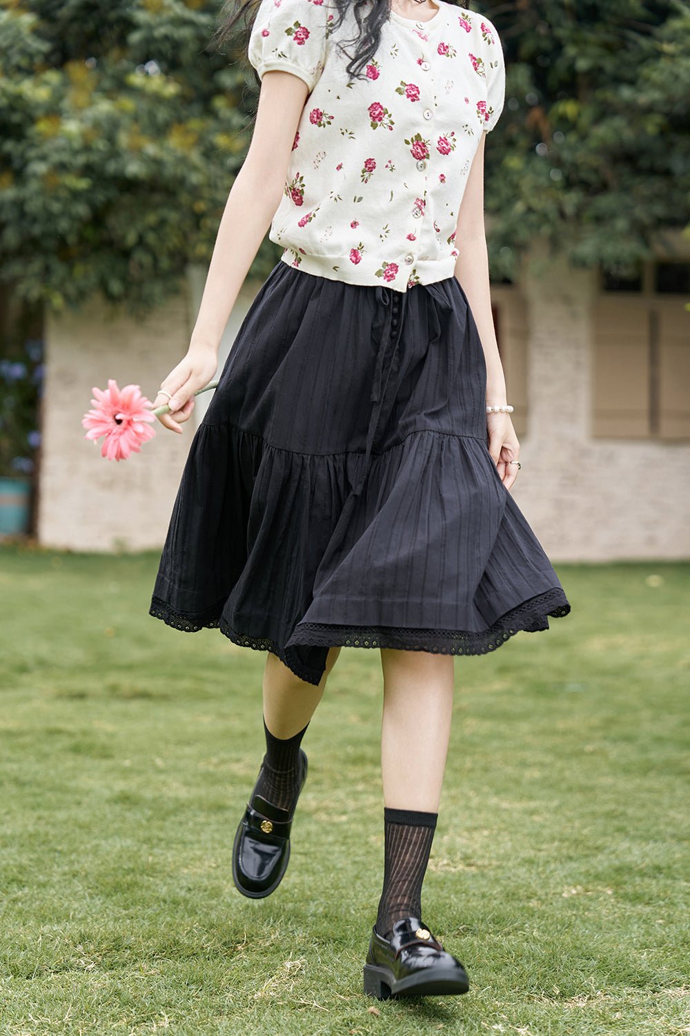 Pleated Black Midi Skirt for Women - Mishow