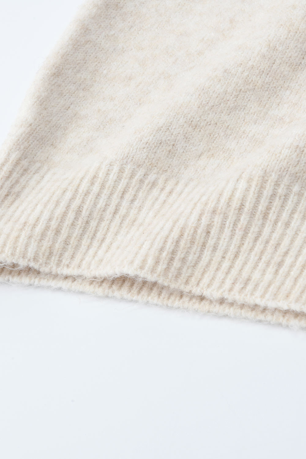 女性のためのニットシャツ