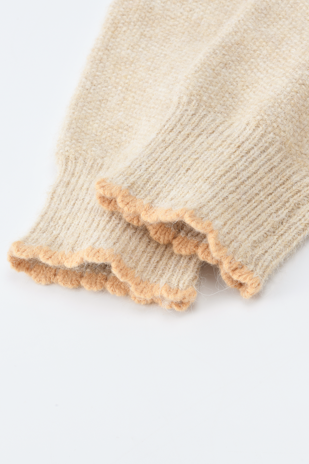 女性のためのニットシャツ