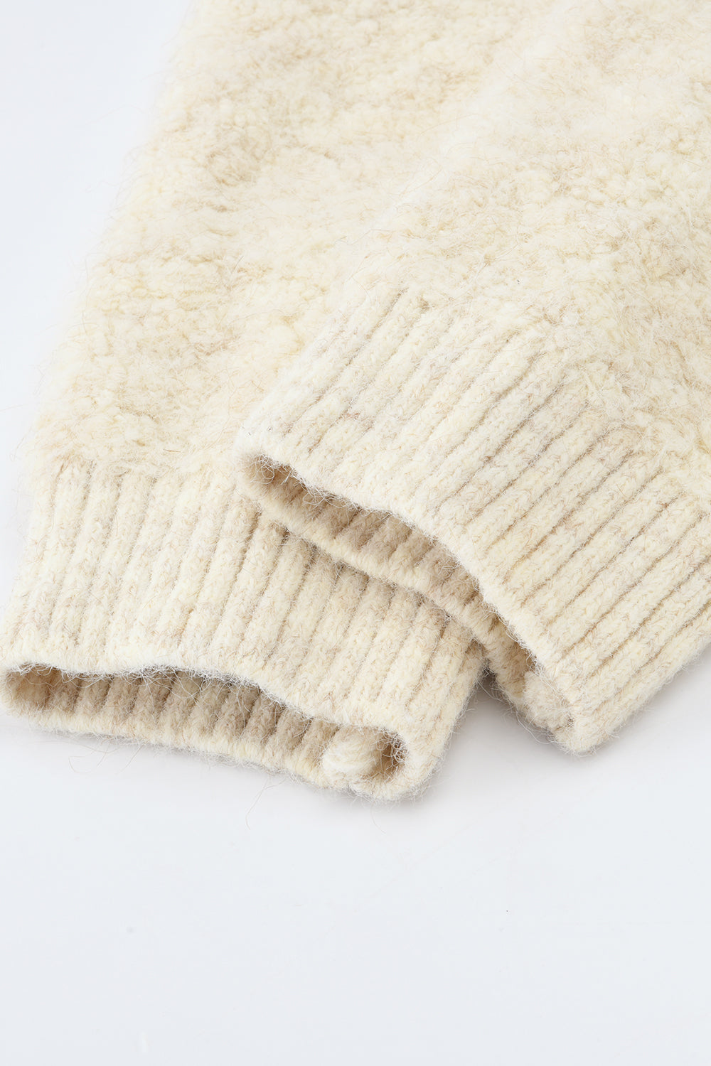 女性のためのニットシャツ