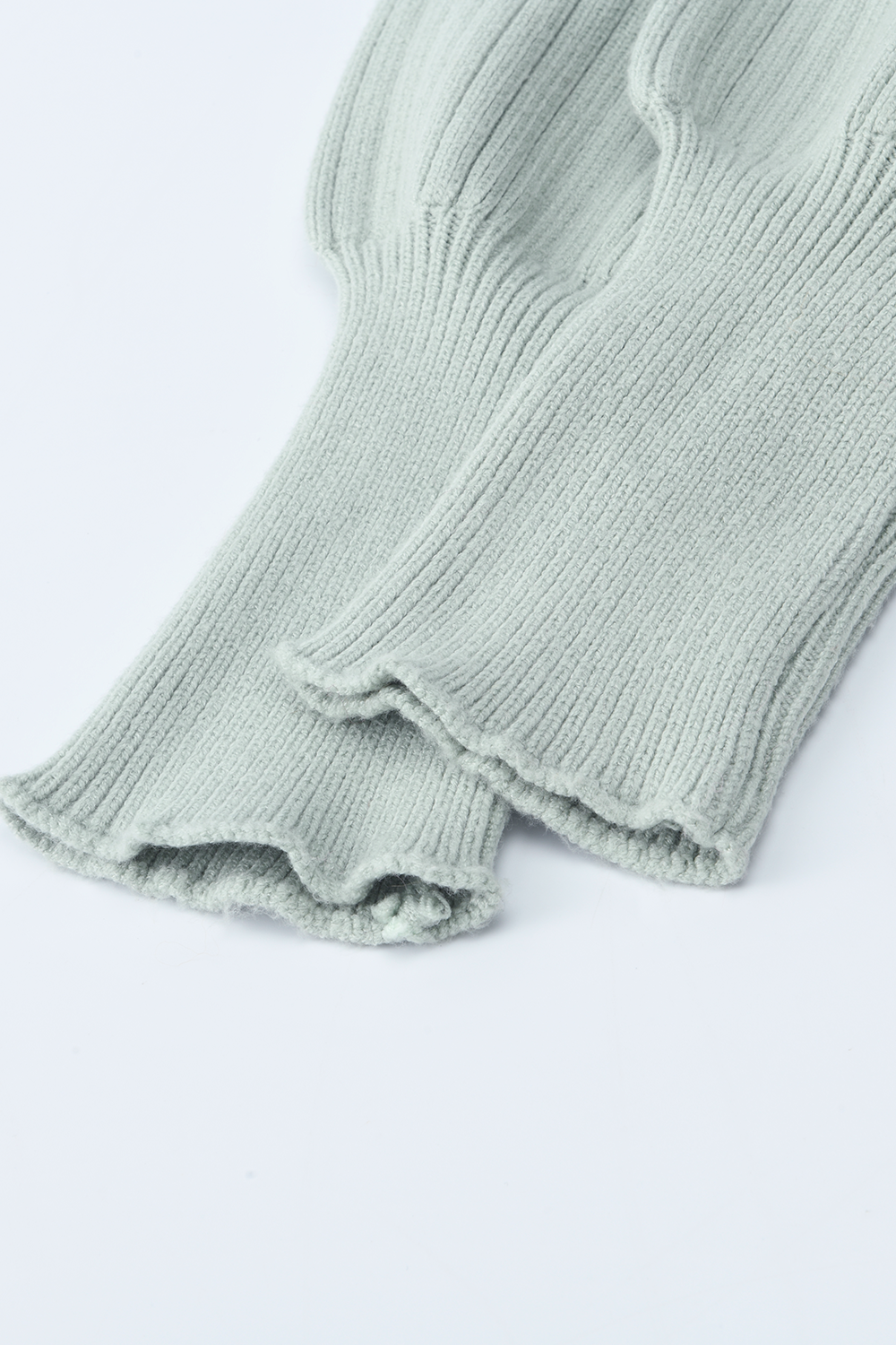 女性のためのニットシャツ