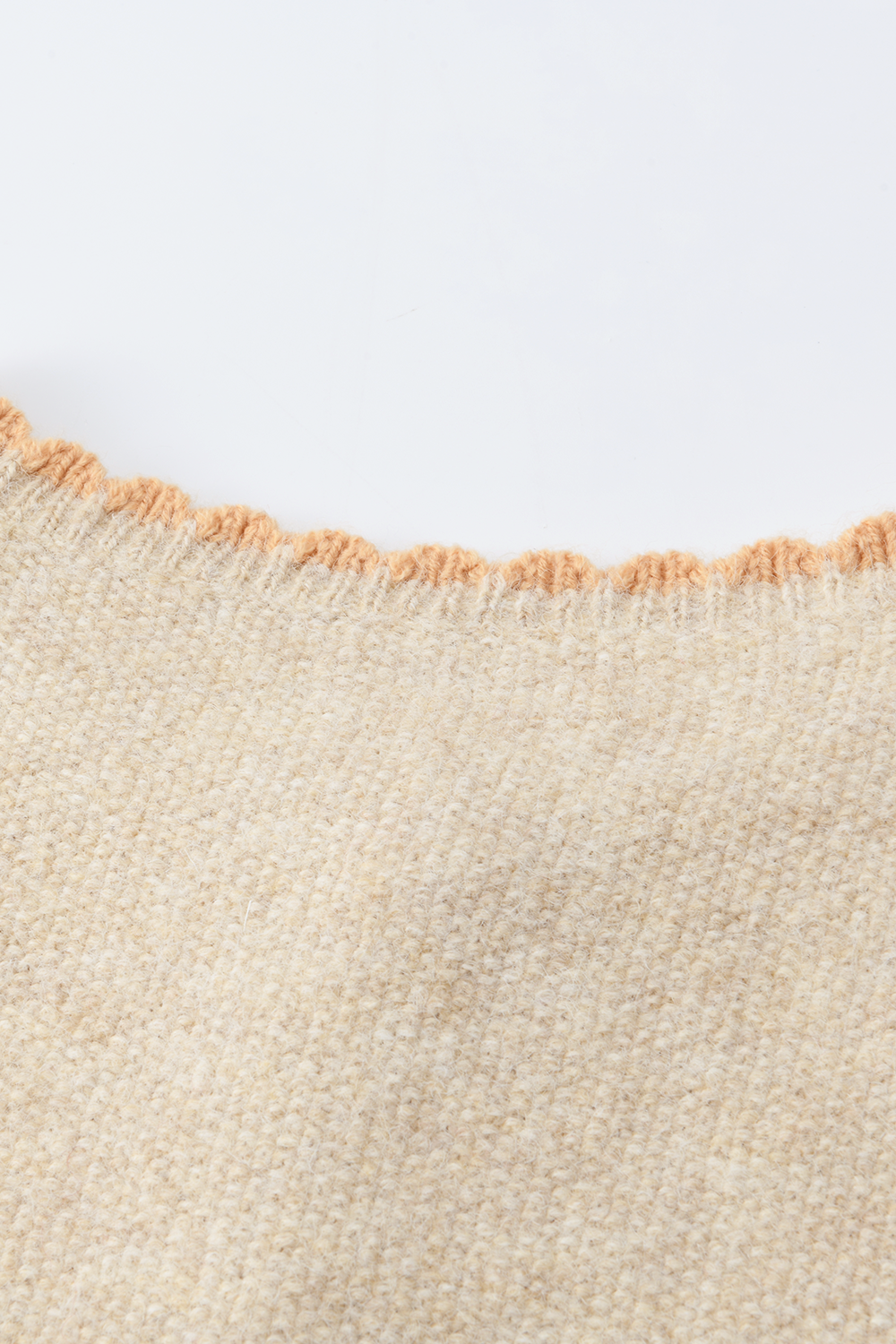 女性のためのニットシャツ