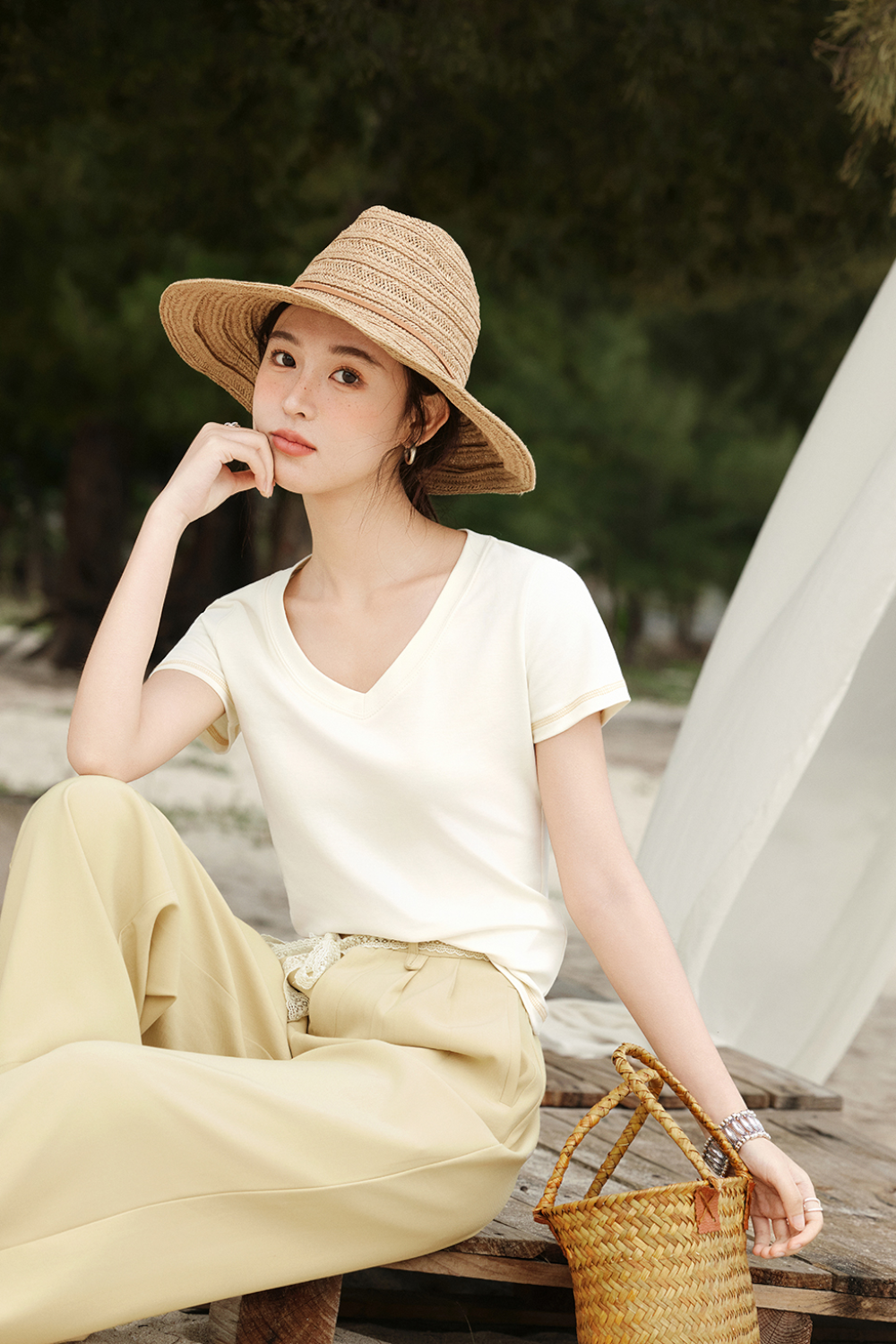 女式 T 卹