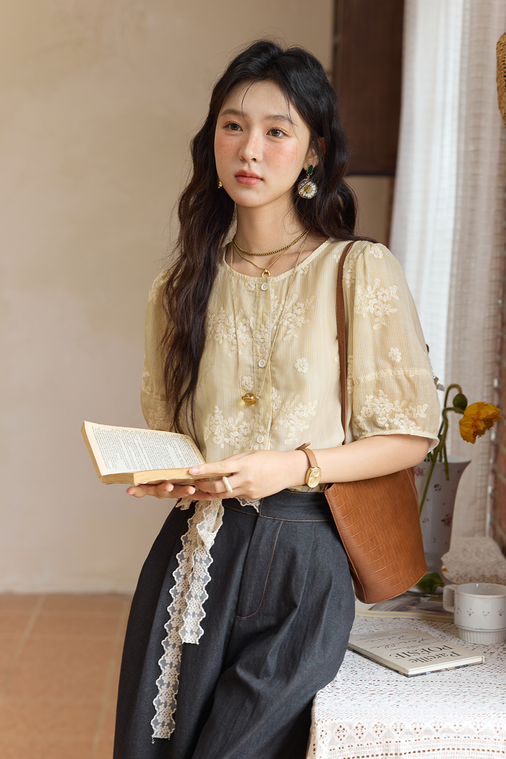 เสื้อเบลาส์สำหรับผู้หญิง