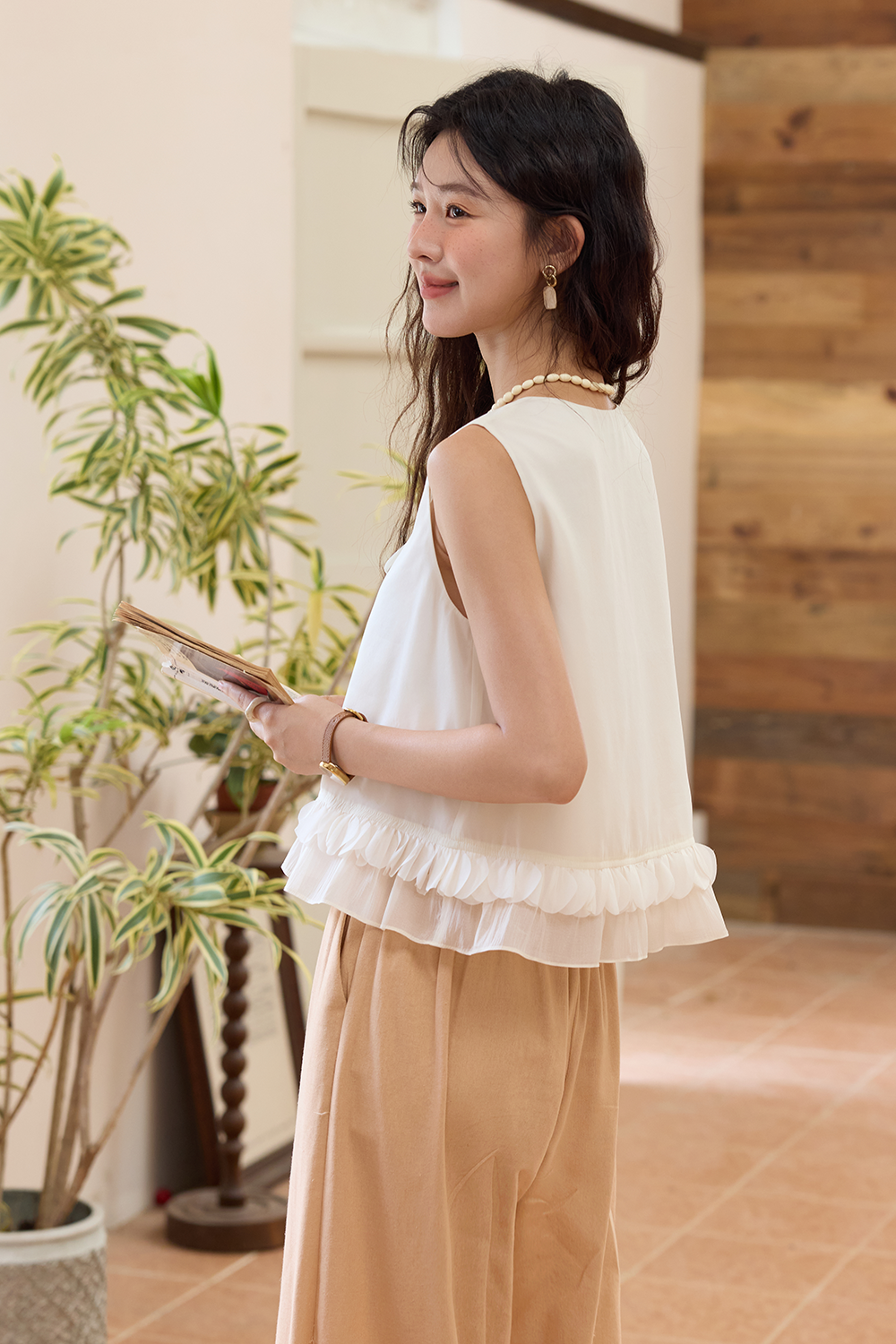 Sleeveless Blouses for Women